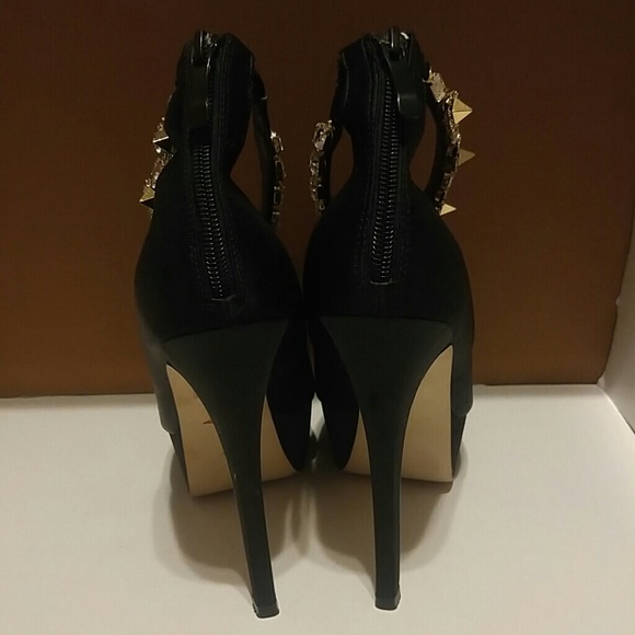 Stilettos🔥🔥 - Picture 2 of 6